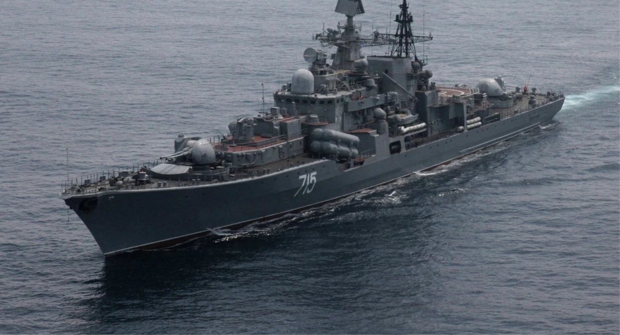 İngiltere\'den Rus Savaş Gemilerine Yakın Takip
