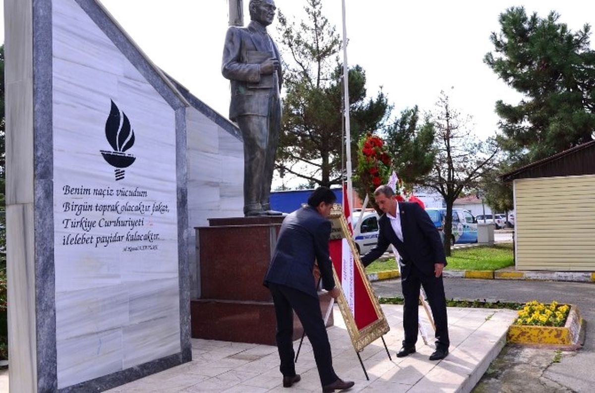 Kartepe\'de Muhtarlar Günü Kutlandı