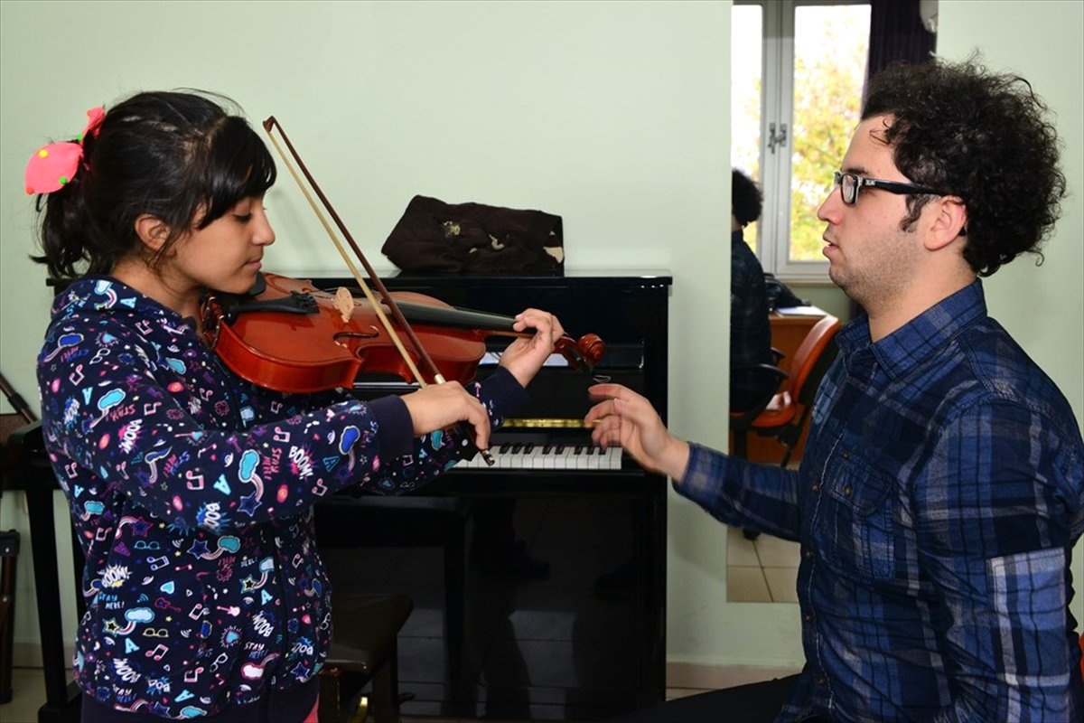 Kocaeli Büyükşehir Belediyesi Konservatuvarından Müzik Eğitimi