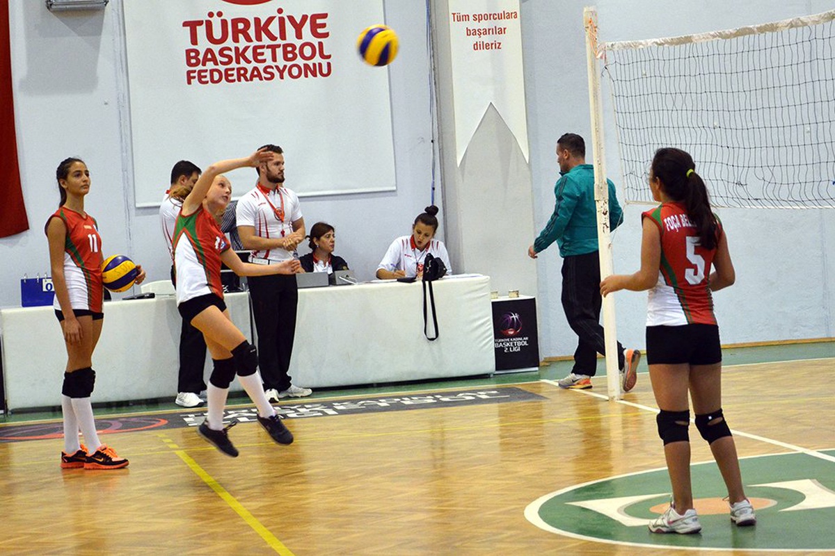 Küçük Voleybolcular Umut Veriyor