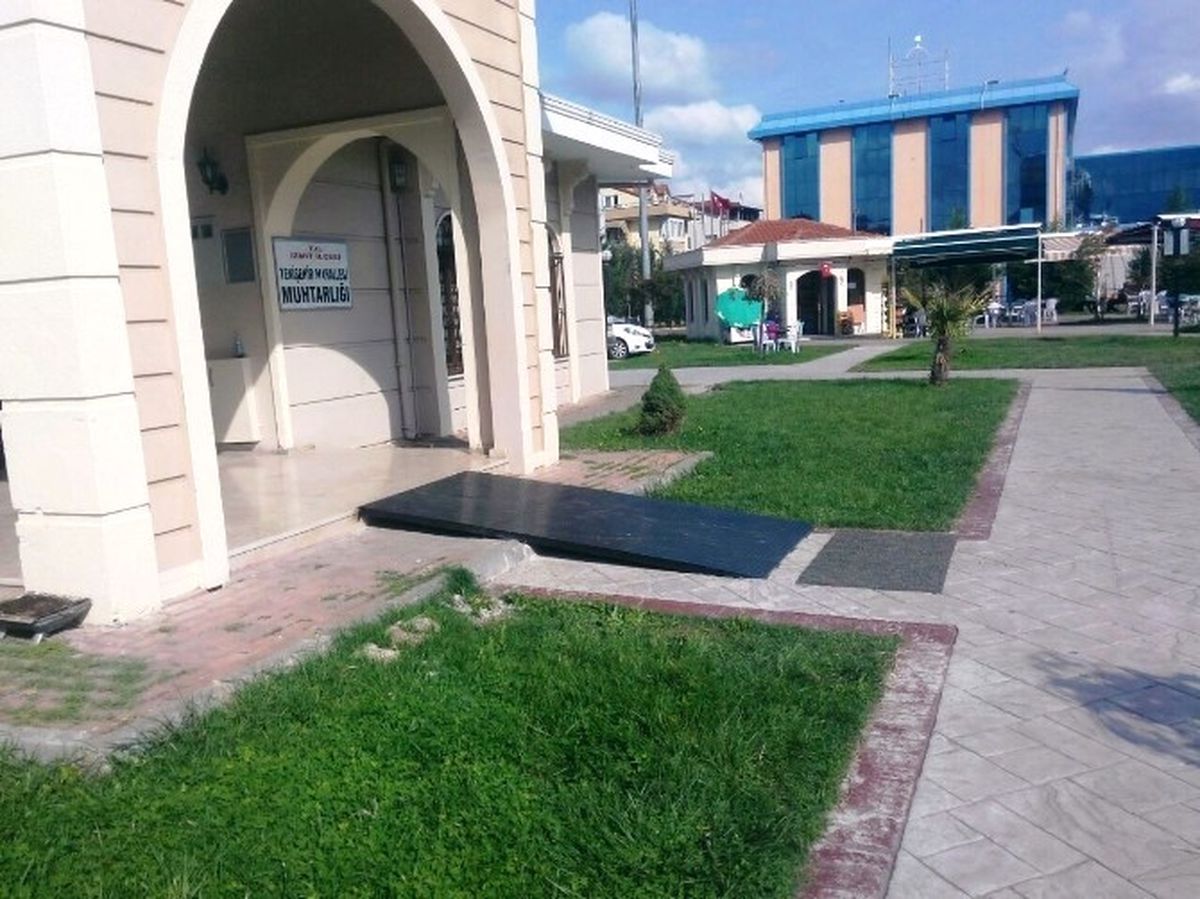Mahalle Konağına Engelli Rampası