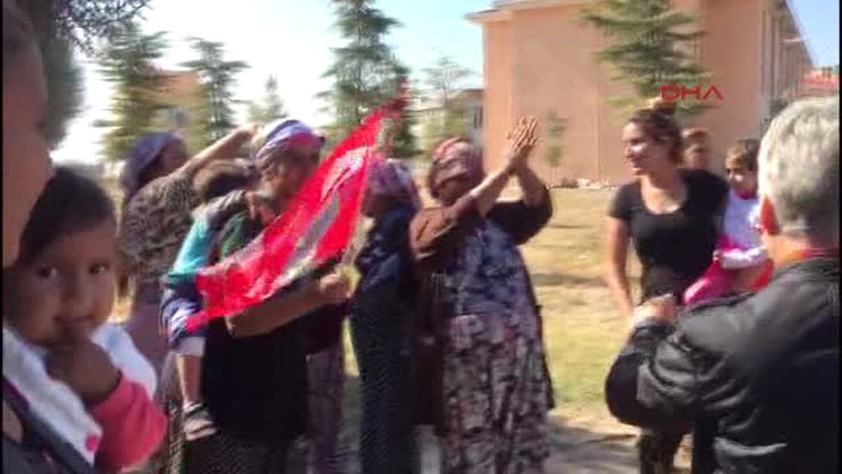 Manisa Roman Vekil Manisa\'daki Roman Vatandaşların Sıkıntılarını Dinledi
