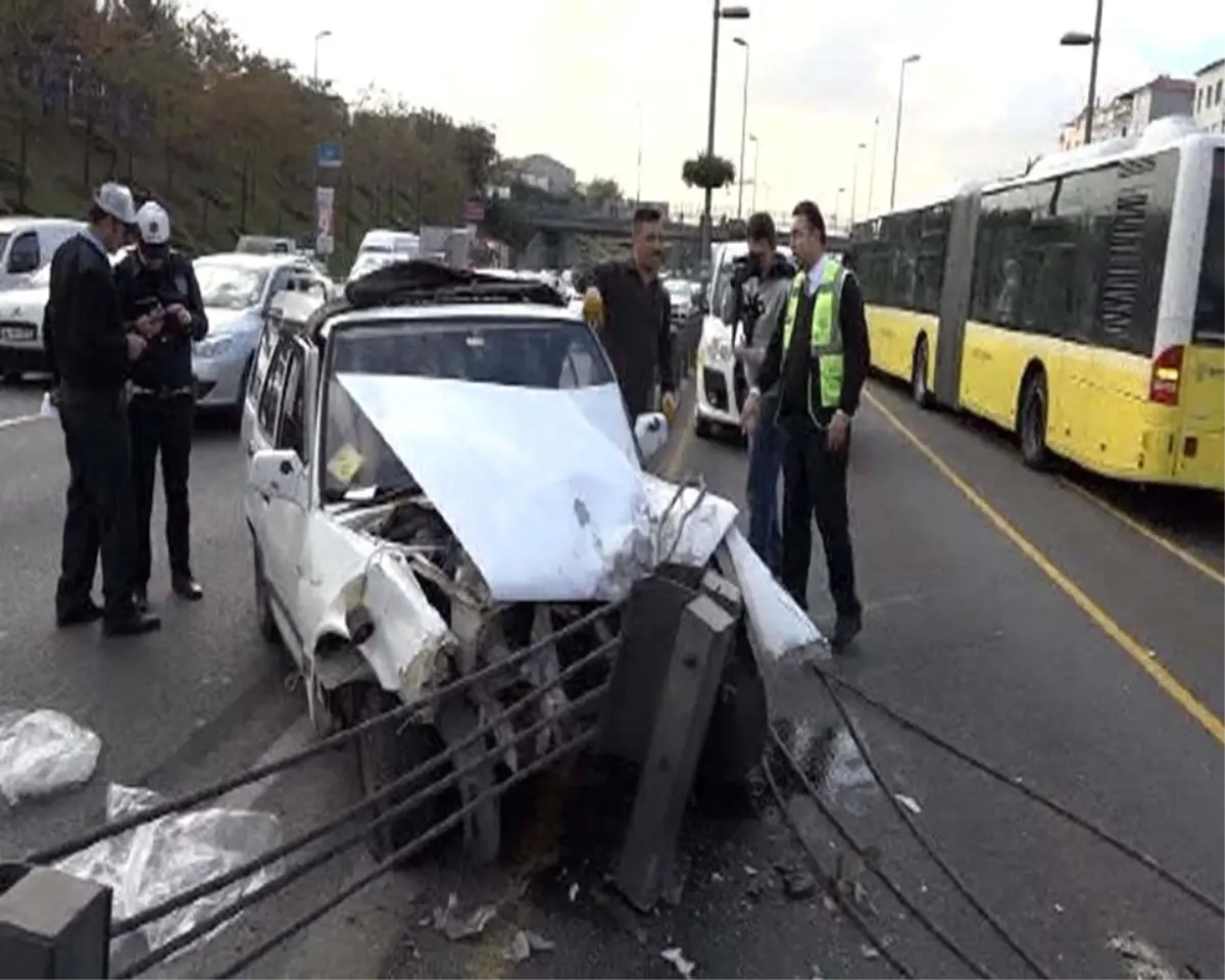 Metrobüs Yolunda Trafik Kazası