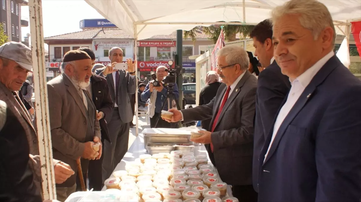 MHP Çubuk İlçe Teşkilatı Aşure Dağıttı