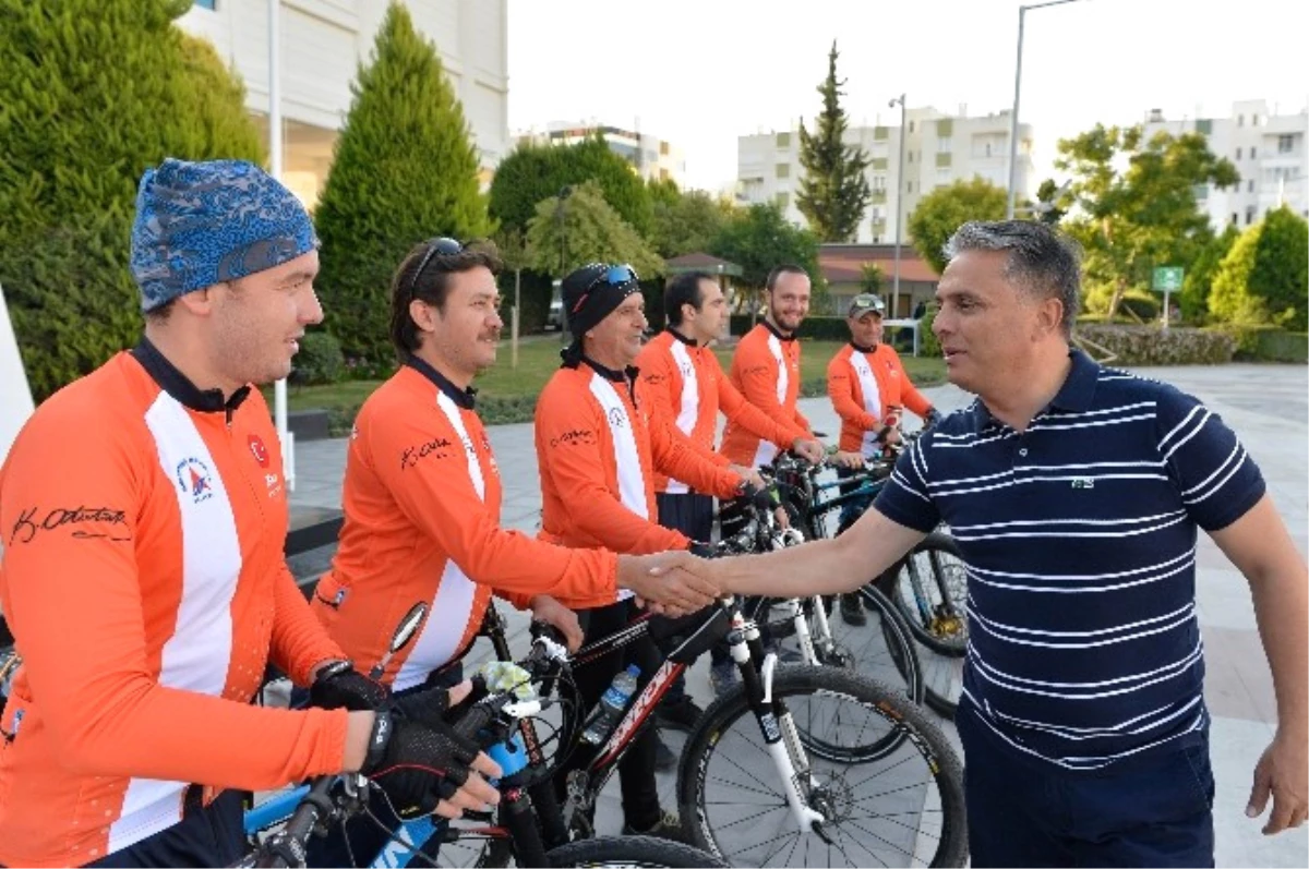 Muratpşalı Bisikletçiler 29 Ekim İçin Ankara Yolunda
