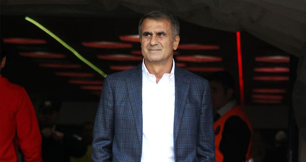 Şenol Güneş, Sürpriz Kadroyla Napoli Maçını Kazandı