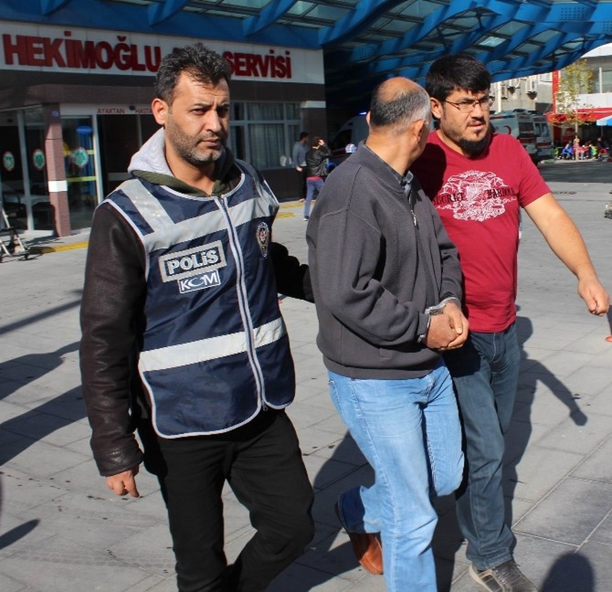 Şüpheli Askerler Sağlık Kontrolünden Geçirildi