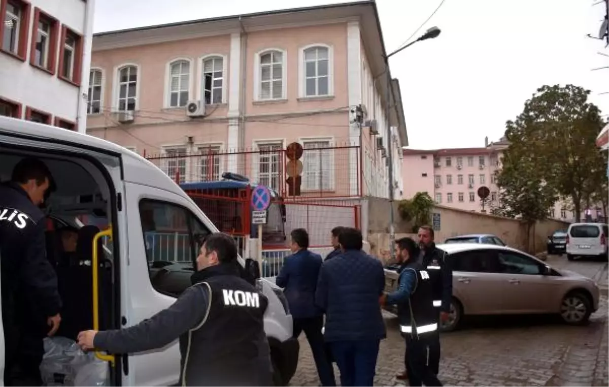 Tekirdağ\'da Fetö\'den Gözaltına Alınan 7 Avukat Adliyede