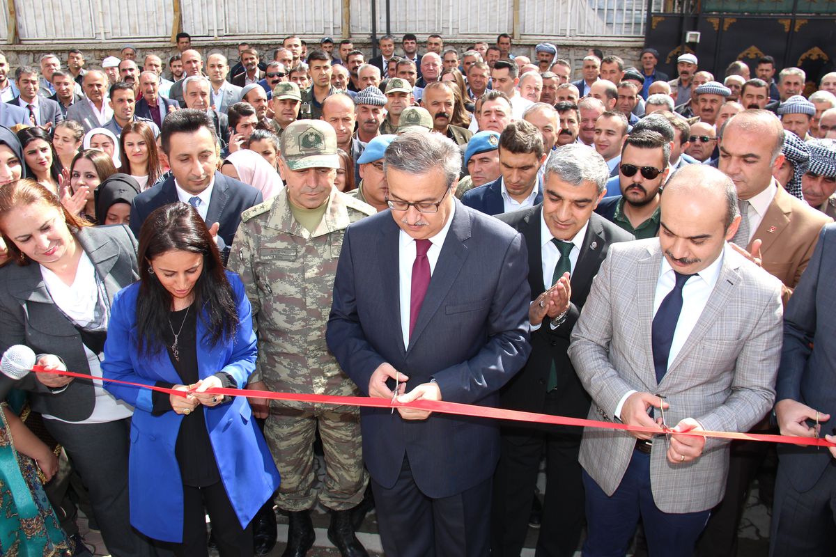 Vali Su, Uludere\'de Açılışlara Katıldı