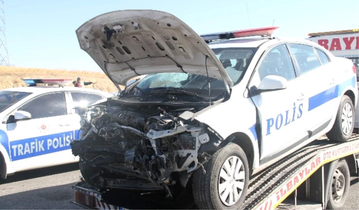 Yozgat\'ta Uygulama Yapan Trafik Polislerine Otomobil Çarptı