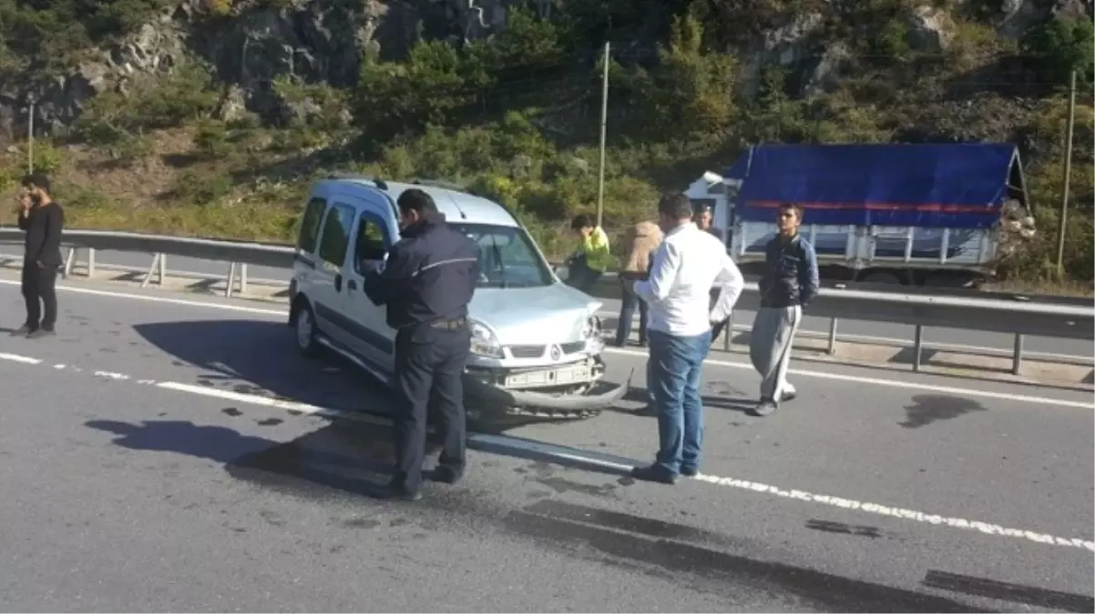 Zonguldak\'ta Trafik Kazası: 2 Yaralı