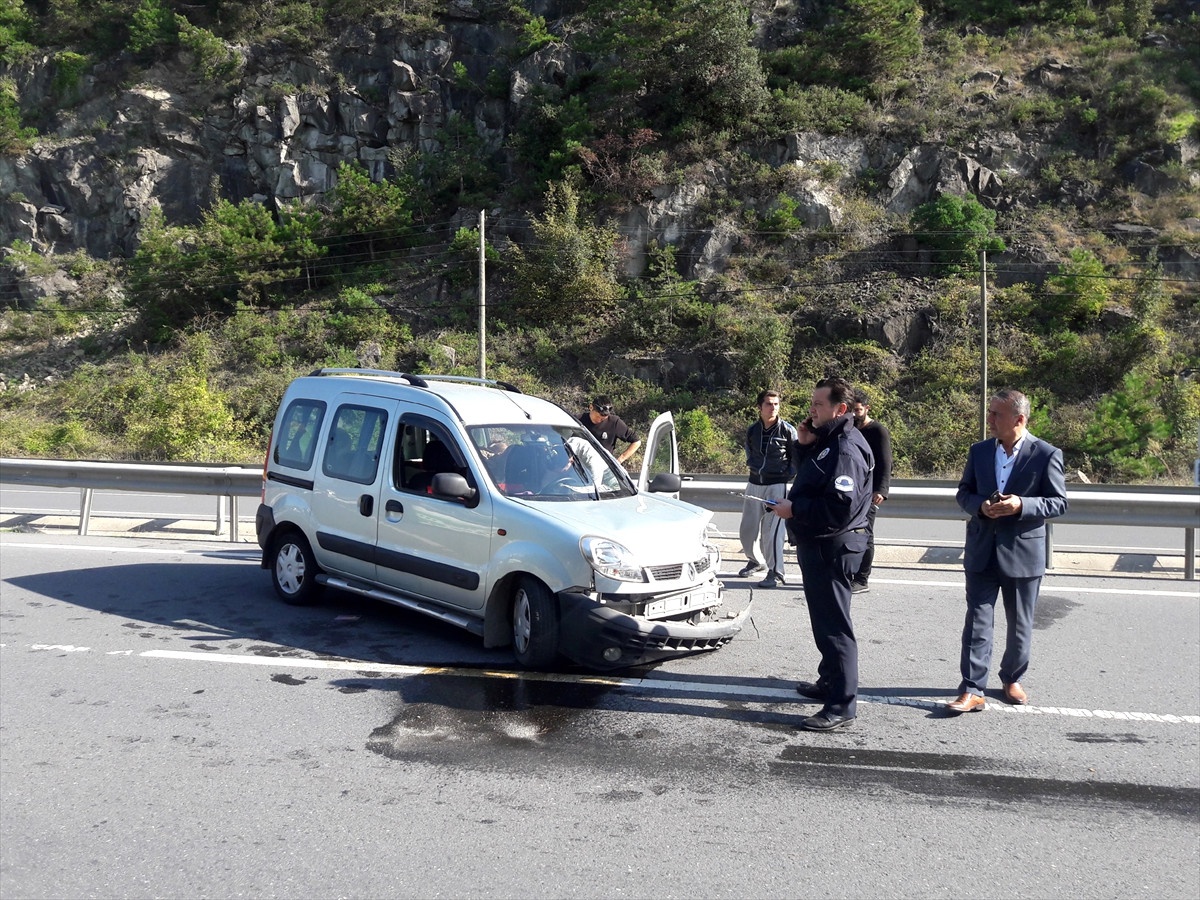 Zonguldak\'ta Trafik Kazası: 2 Yaralı