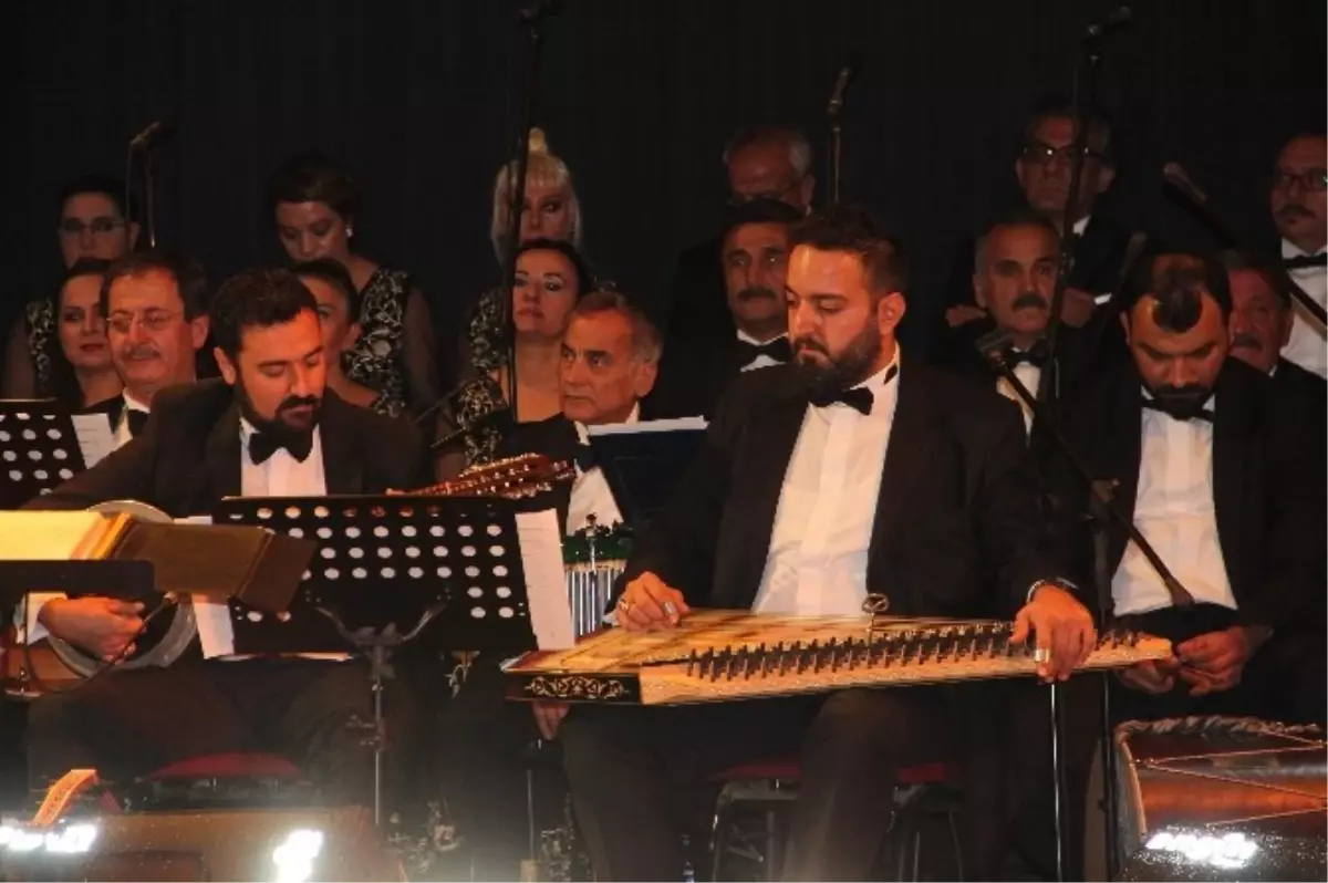 Ankara Devlet Türk Müziği Korosu Elazığ\'da Konser Verdi