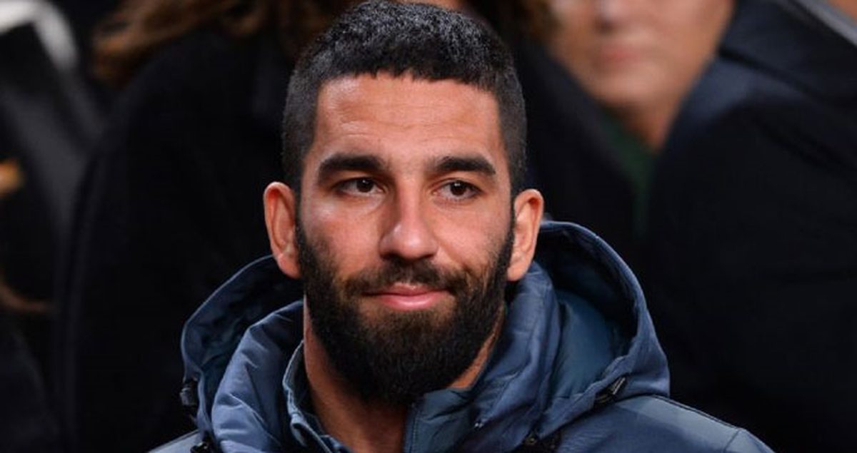 Arda Turan, Sol Dirseğinden Sakatlandı