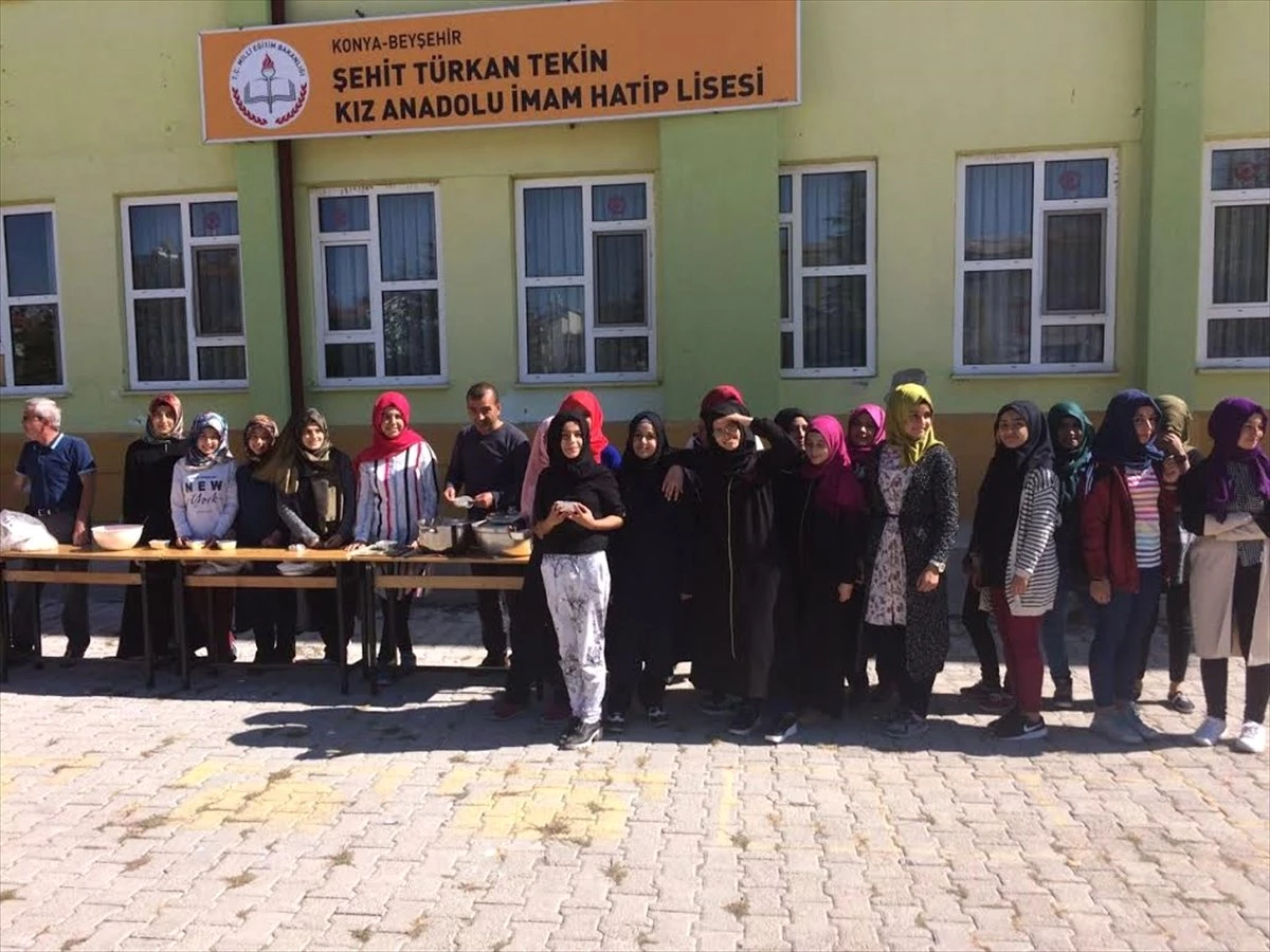 Beyşehir Şehit Türkan Tekin Kız Anadolu İmam Hatip Lisesinde Aşure Etkiniği