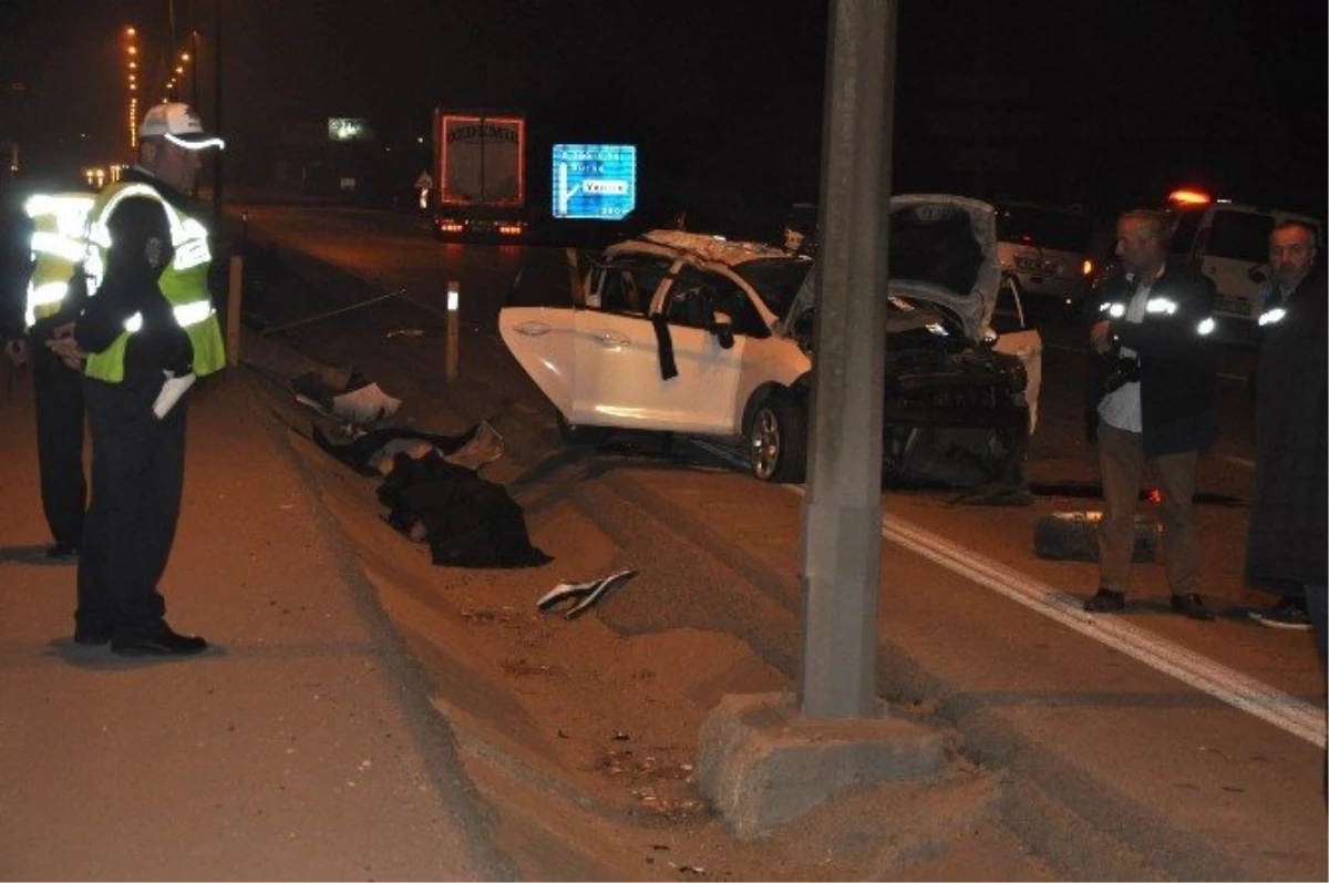 Bursa\'da Trafik Kazası: 4 Ölü, 1 Yaralı