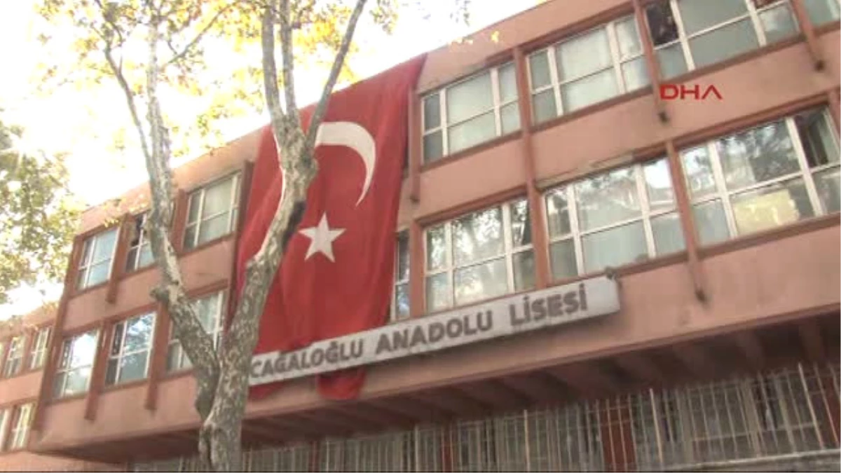 Cağaloğlu Anadolu Lisesi Önünde Proje Okul Eylemi