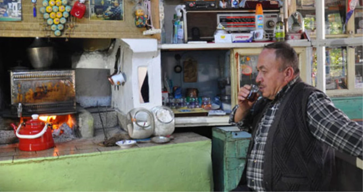 Bolu\'daki Kahvehanede Çayın Ücretini İçen Belirliyor