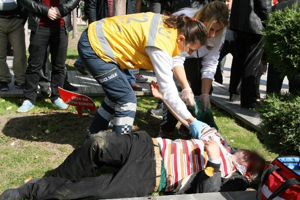 Kadınlara Tacizde Bulundu! Tekme Tokat Meydan Dayağı Yedi