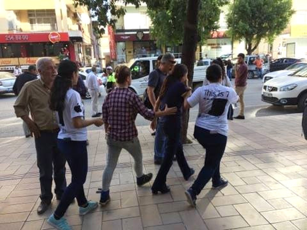Kazan Dairesinde Çıkan Yangında 4 Kişi Dumandan Etkilendi