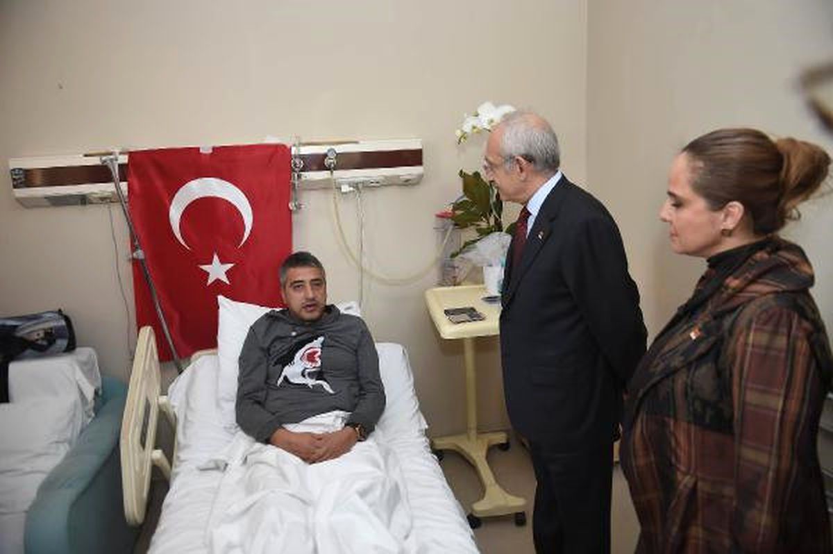Kılıçdaroğlu\'ndan 15 Temmuz Gazileri ve Şehit Ailesini Ziyaret