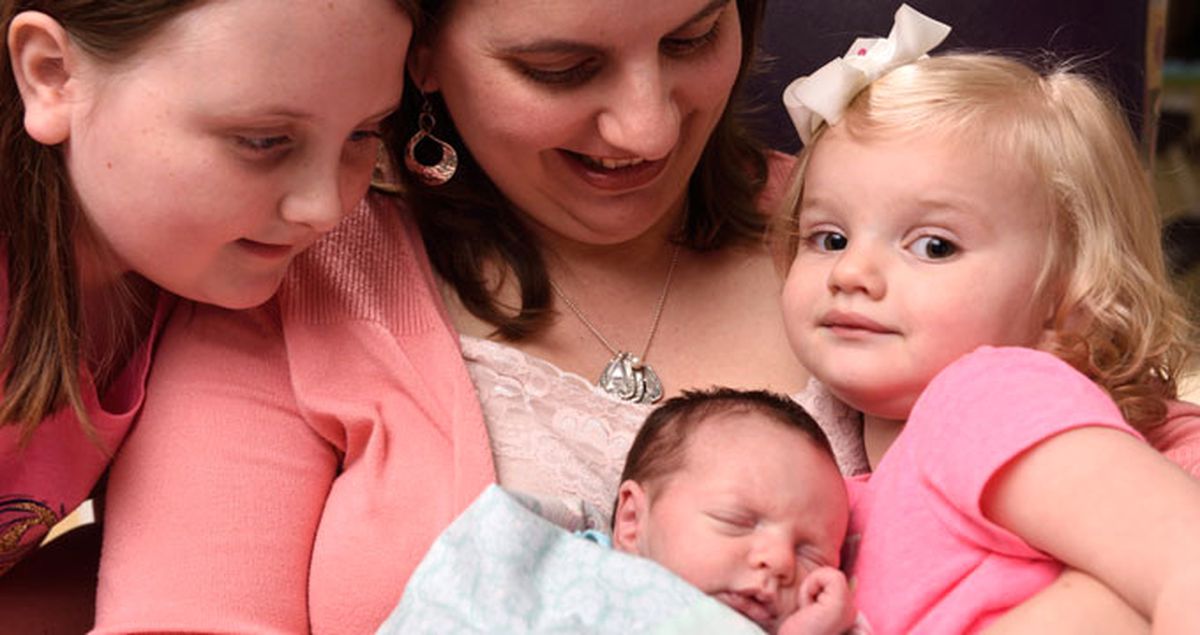 Mucize Gibi Olay! Teksas'ta Bir Bebek İki Kez Doğdu