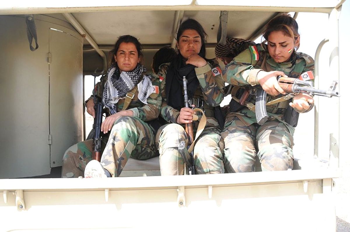 Musul Operasyonuna Katılan Kadın Peşmergeler Cephede Fotoğraflandı