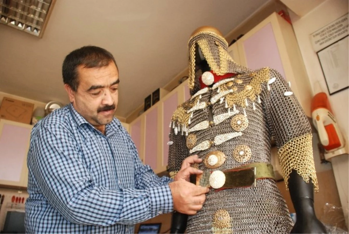 Sultan Iıı. Mustafa\'nın Paha Biçilemeyen Zırhının Replikasını Yaptılar