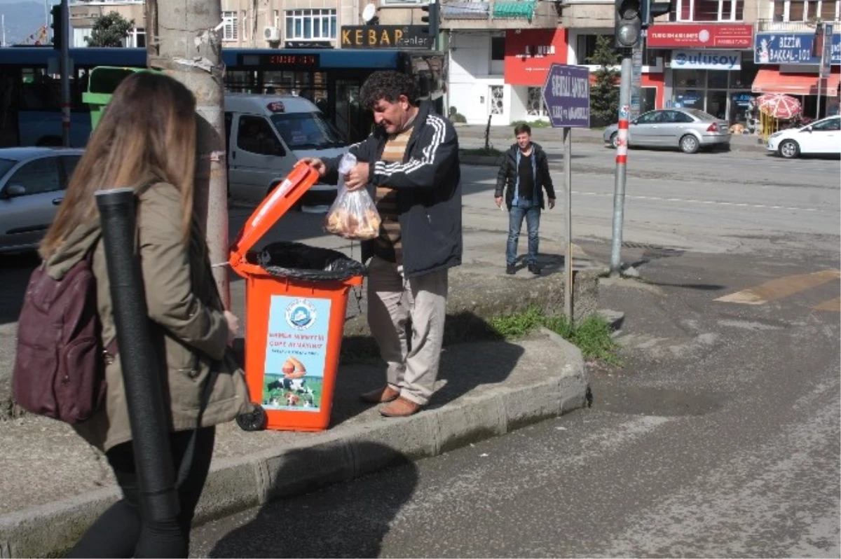 Trabzon\'da 8 Ton Bayat Ekmek Toplandı