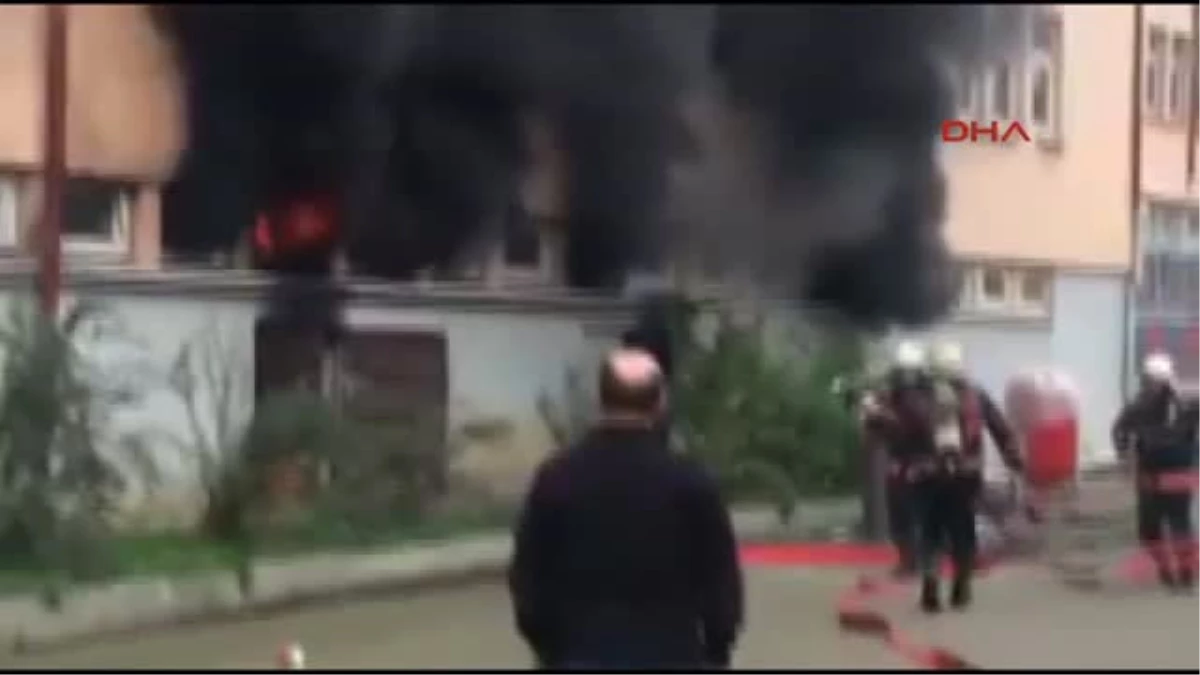 Trabzon?da Okulda Korkutan Patlama ve Yangın