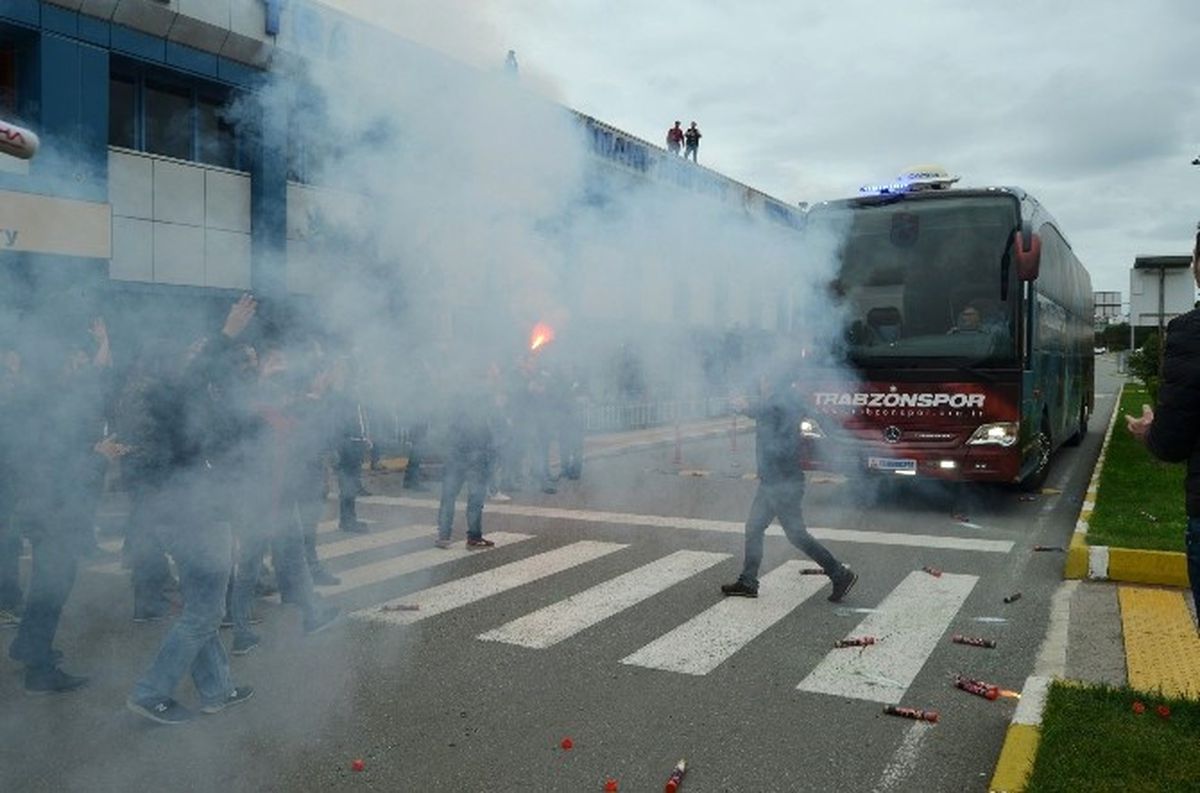Trabzonspor\'a Coşkulu Uğurlama