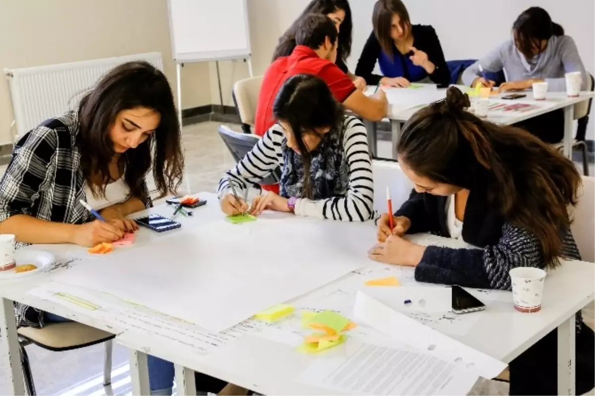 Yenilikçi İş Fikirleri Girişimcilik Akademisinde Büyüyor