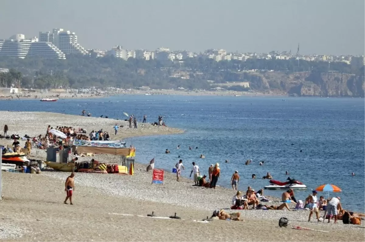 Antalya'da 27 Derecede Deniz Keyfi