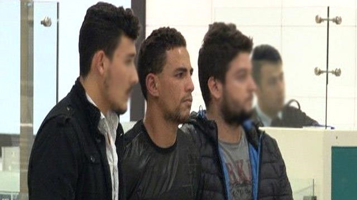 Atatürk Havalimanı\'nda Deaş\'lı Yolcu Paniği
