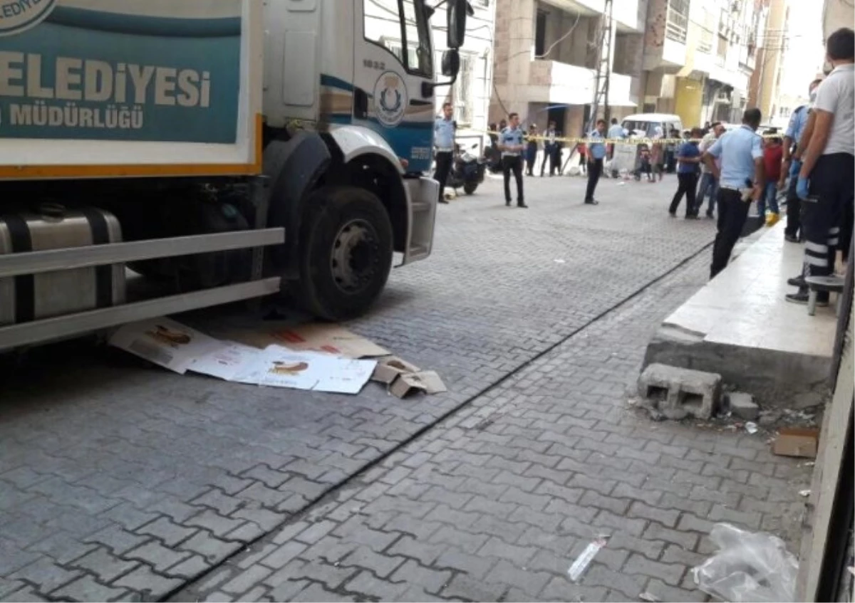 Belediye Aracının Ezdiği Suriyeli Çocuk Hayatını Kaybetti