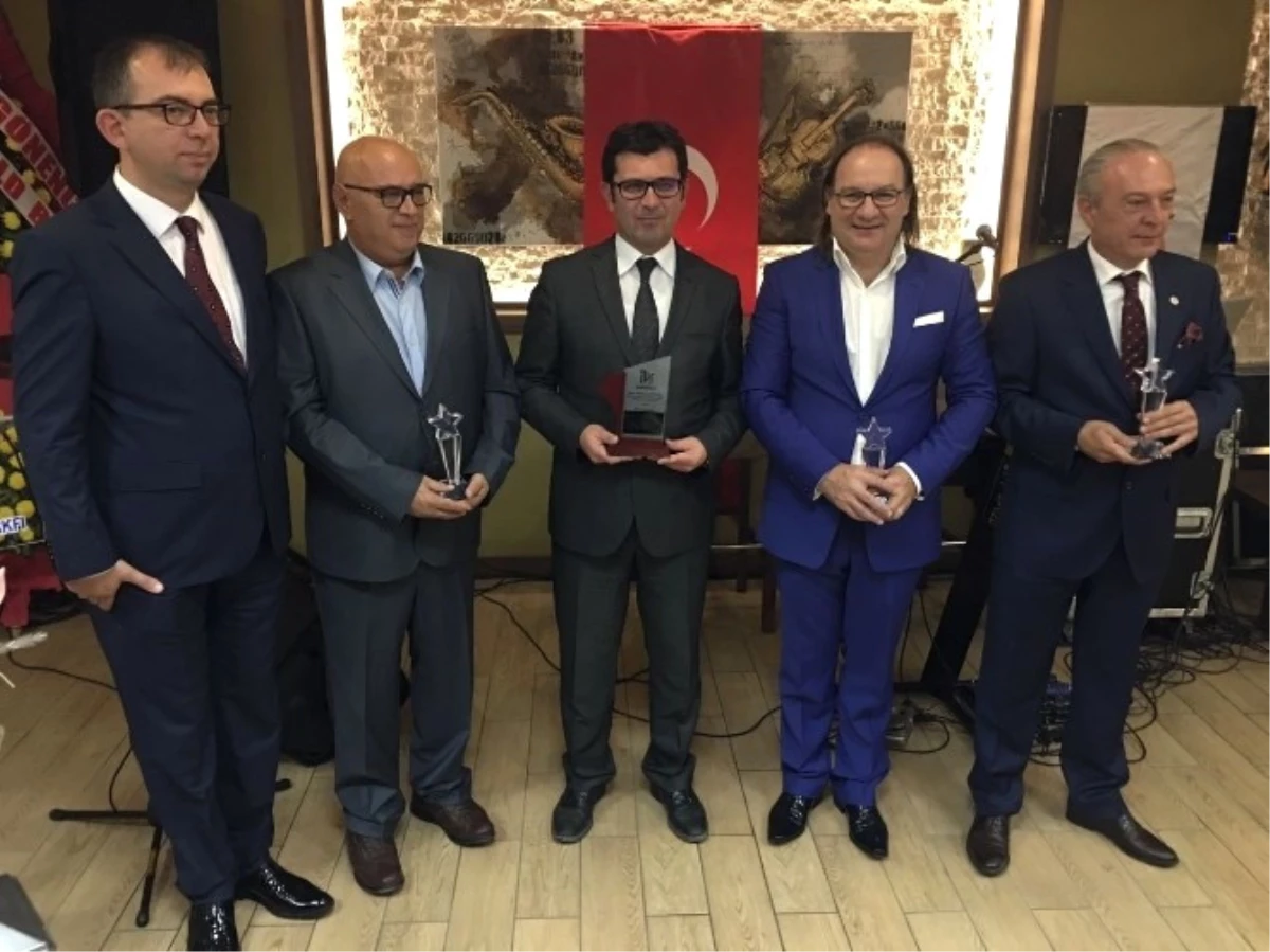 Bergama\'da Kültür ve Sanata Katkı Sağlayanlar Ödüllendirildi