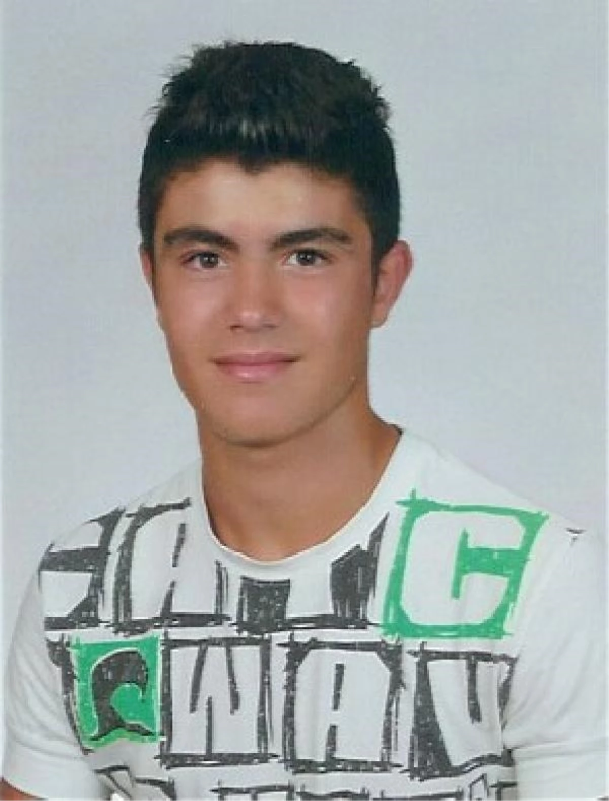 Beylikdüzü\'ndeki Silahlı Saldırı: Ağır Yaralanan Genç Futbolcu Hayatını Kaybetti