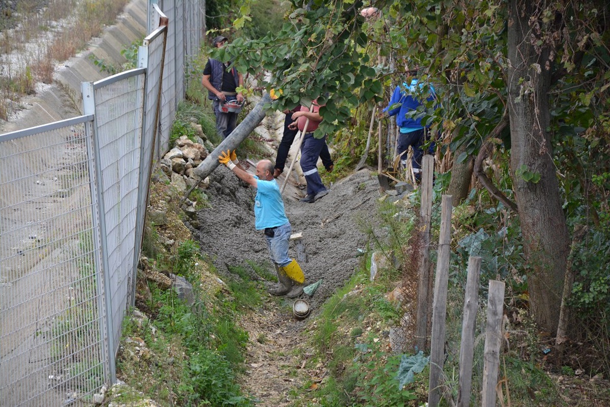 Derbent\'te Trapez Kanal Çalışması