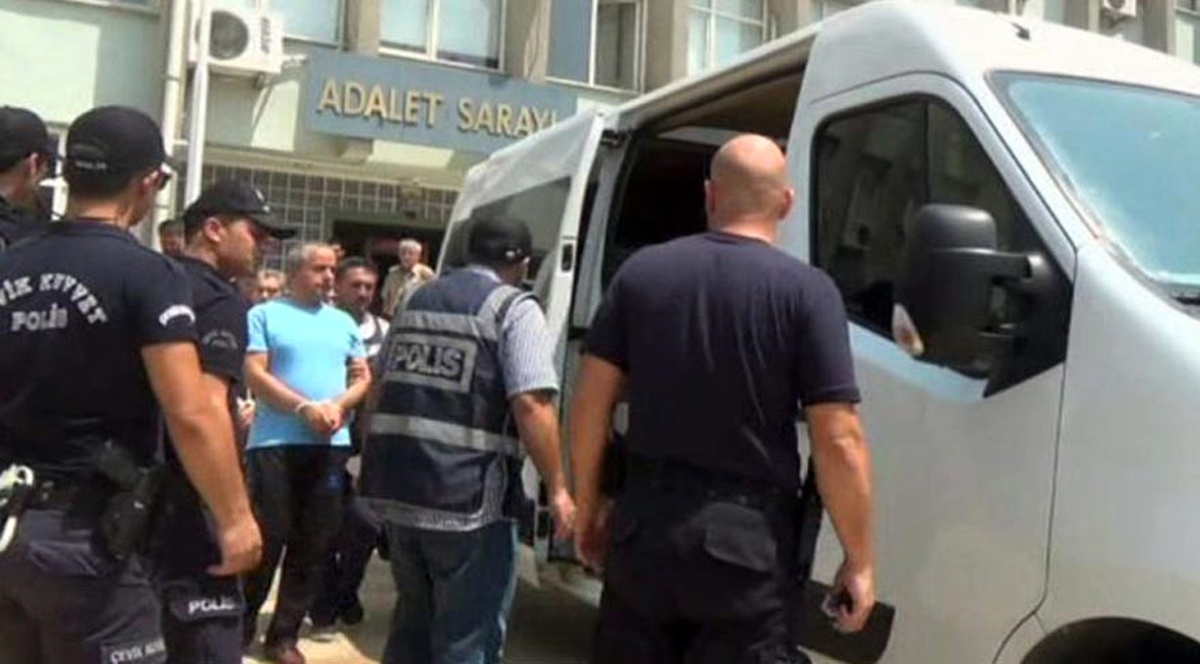 Gaziantep\'te Bylock\'tan 26 Öğretmen Tutuklandı