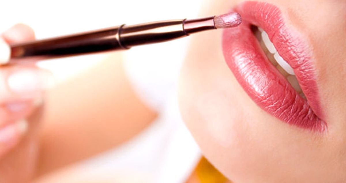 Karısının Makyajsız Halini Görünce Boşadı