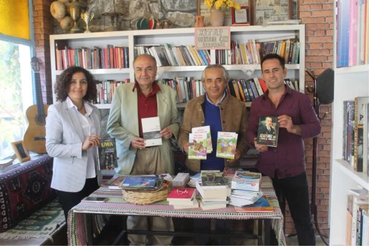 Kitap Okuyana Bedava Çay Kampanyasına Yazar İlgisi
