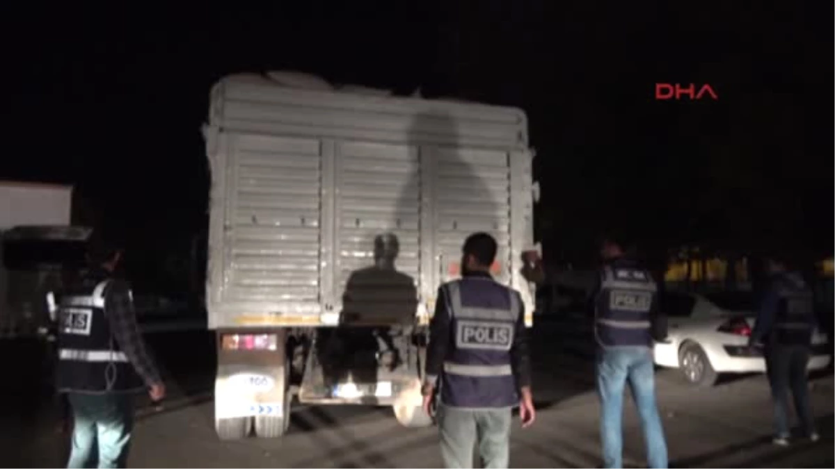 Konya - Kepek Çuvalları Altına Zulalanmış 156 Bin Paket Kaçak Sigara Ele Geçirildi