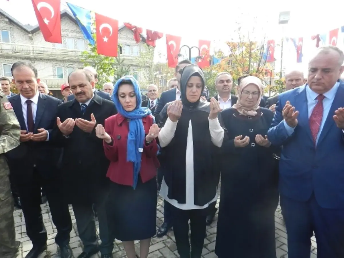 Kosova Halkı Türkiye Demokrasisi İçin Yürüdü