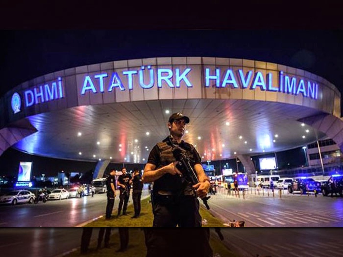 Polisin Elinden Kaçan Deaş Şüphelisi Atatürk Havalimanı\'nda Hareketli Anlara Yol Açtı