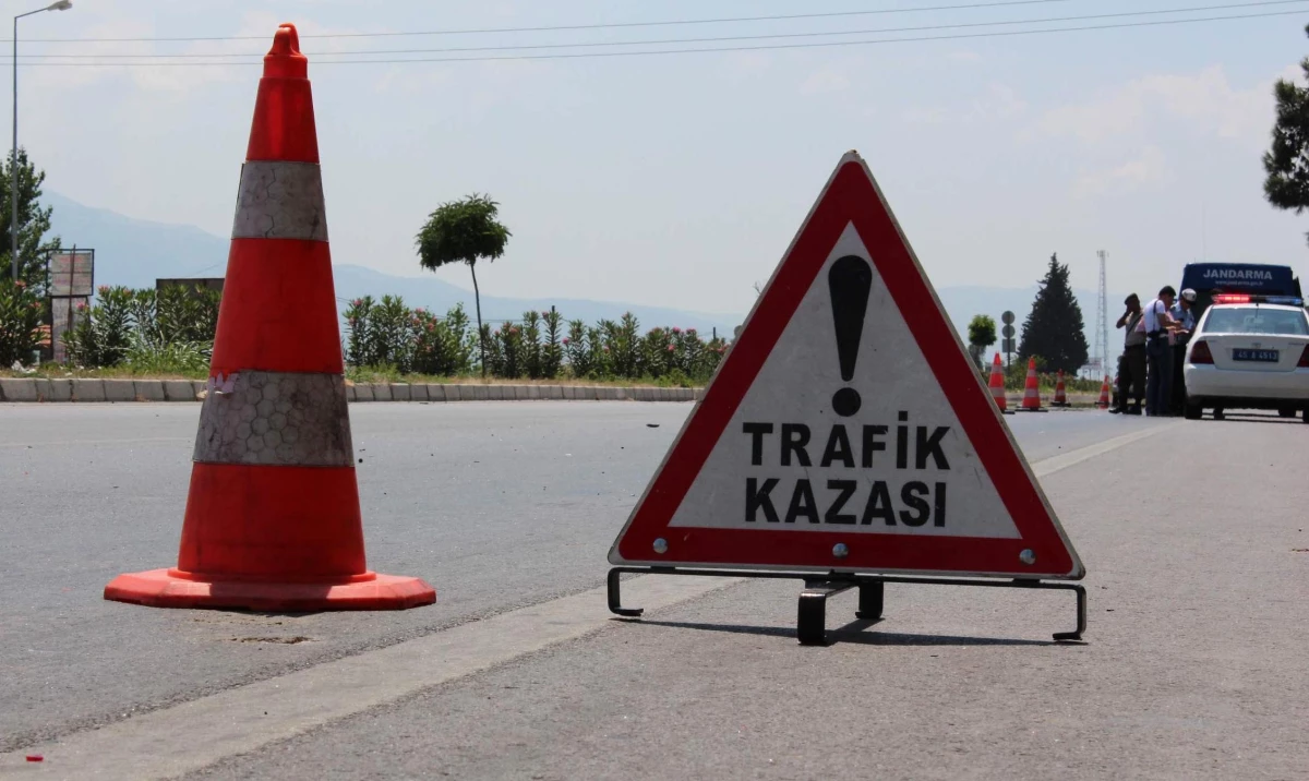 Samsun\'da Trafik Kazası: 3 Yaralı