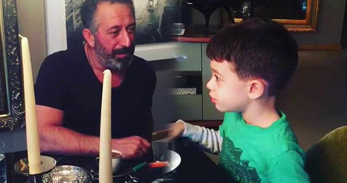 Cem Yılmaz Oğluna Kötü Örnek Oldu! O Anların Videosunu Paylaştı