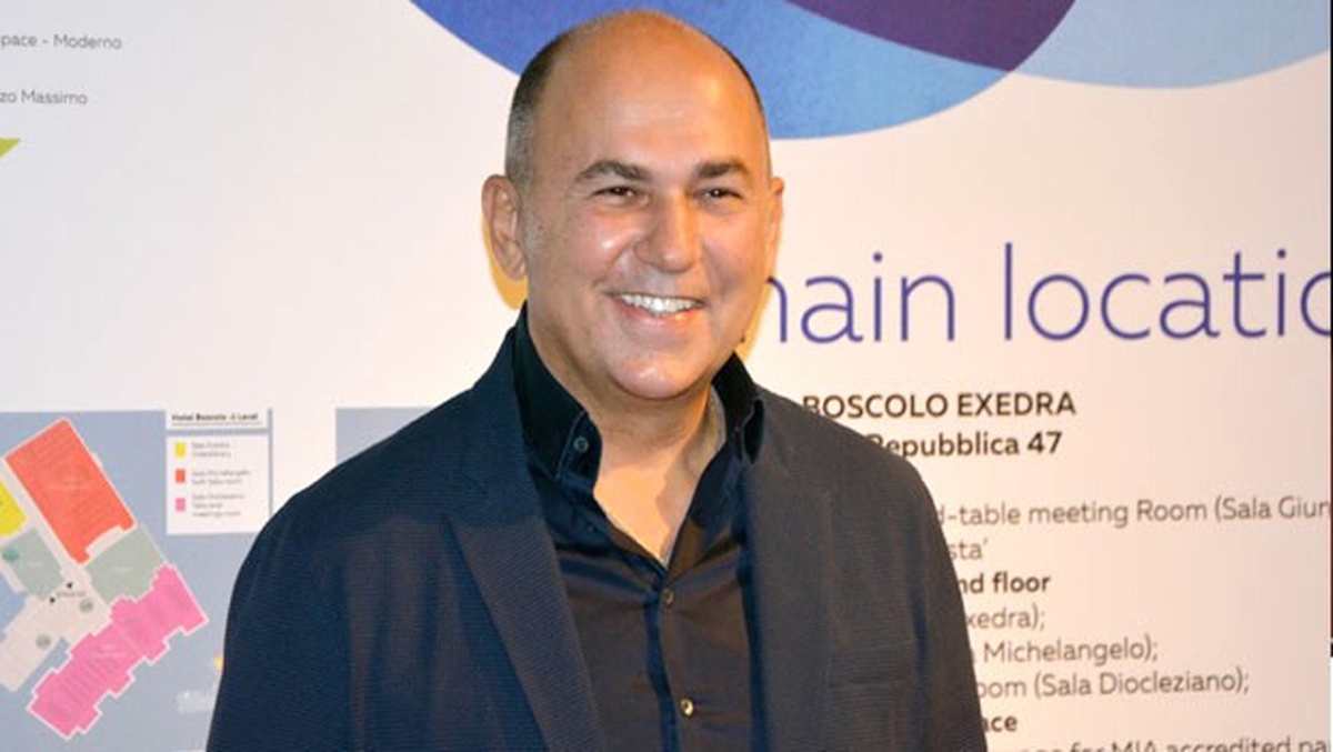Ferzan Özepek, Yeni Filmi İstanbul Kırmızısı\'nı Roma\'da Tanıttı