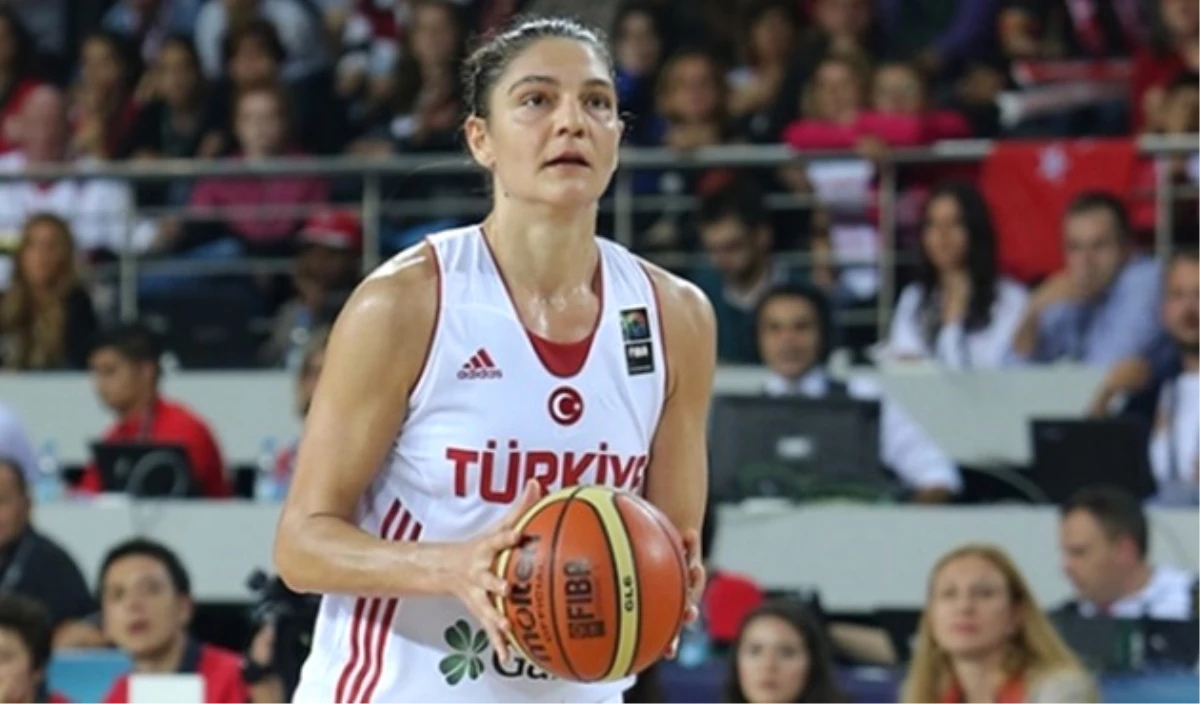 Nevriye Yılmaz Basketbolu Bıraktı