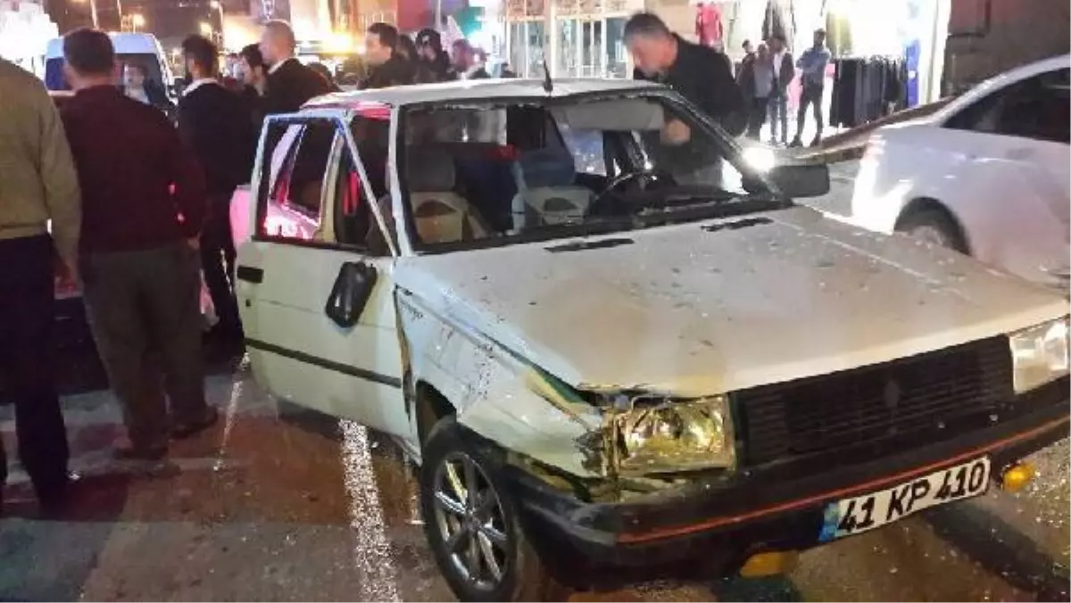 Otomobili Kavga Ettiği Kişilerin Üzerine Sürdü: 4 Yaralı (2)