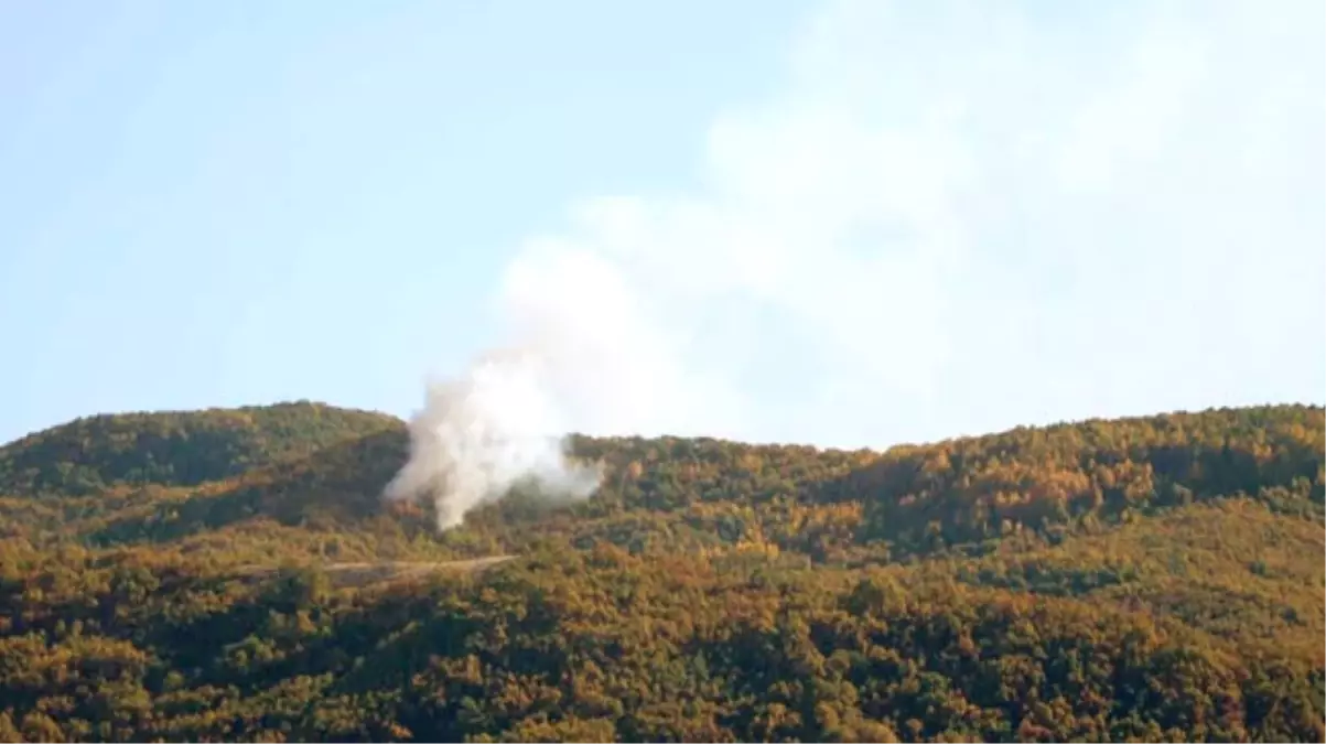 Tunceli\'de Bomba Yüklü Araç Helikopterler İmha Edildi